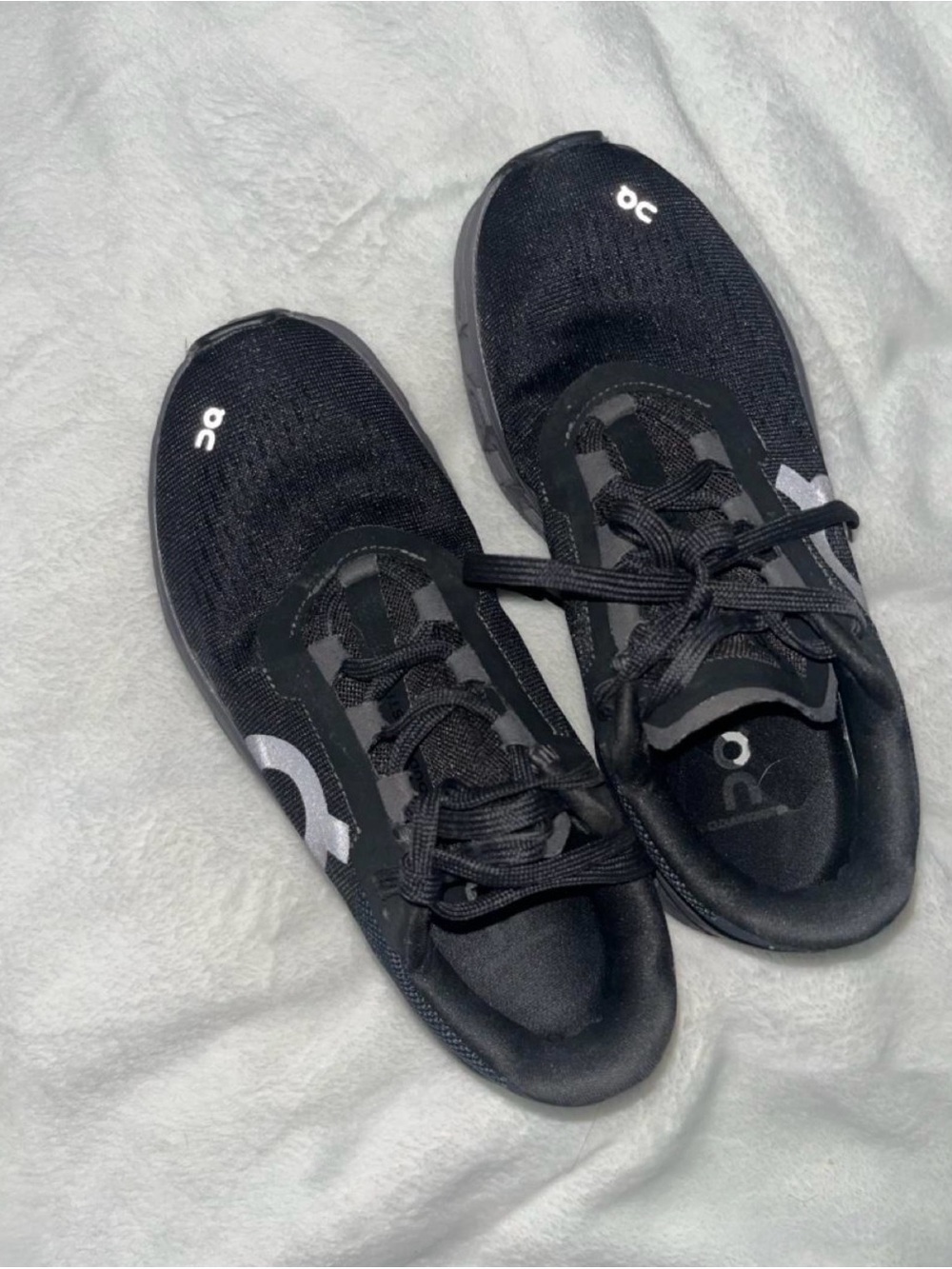 On Running Cloud women Running Shoes in Black
